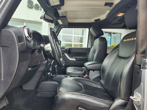 Used 2013 Jeep Wrangler Sahara w/ Connectivity Group AWD/4WD image 25