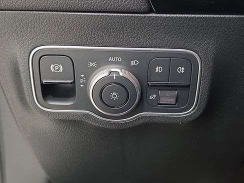 Used 2025 Mercedes-Benz GLA 250 4MATIC image 24