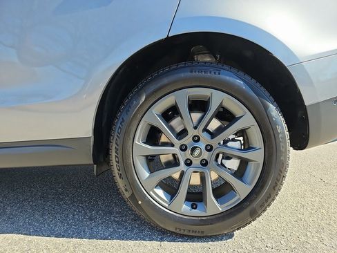 Certified 2025 Land Rover Range Rover Sport image 34