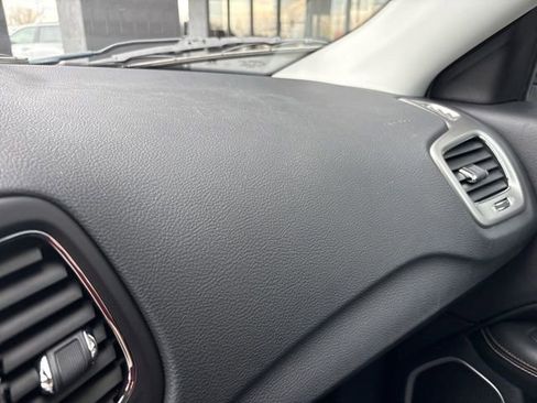 Used 2018 Jeep Compass Latitude w/ Popular Equipment Group FWD image 25