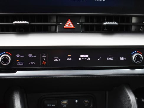 Used 2023 Kia Sportage EX FWD image 7