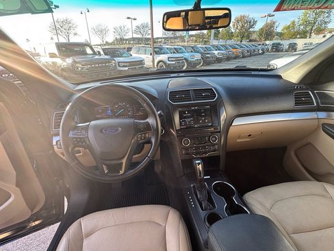 Used 2016 Ford Explorer XLT w/ Equipment Group 202A image 15