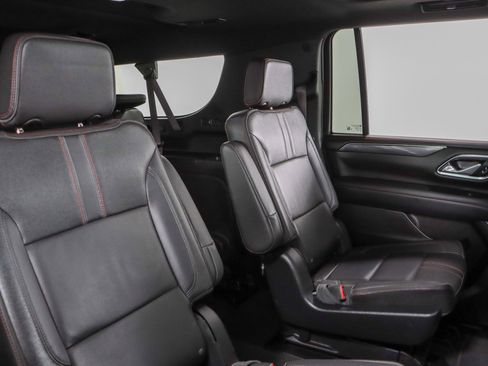 Used 2024 Chevrolet Suburban RST w/ Luxury Package AWD/4WD image 33