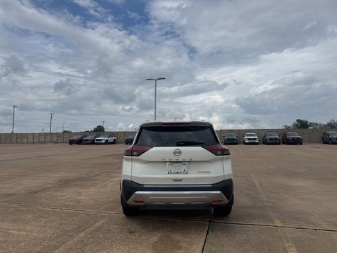 Used 2022 Nissan Rogue Platinum w/ Head-Up Display Package FWD image 18