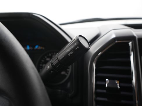 Used 2015 Ford F150 XLT AWD/4WD image 24