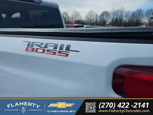 Used 2022 Chevrolet Silverado 1500 Custom Trail Boss AWD/4WD image 8