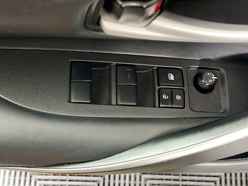 Used 2021 Toyota Corolla SE image 15