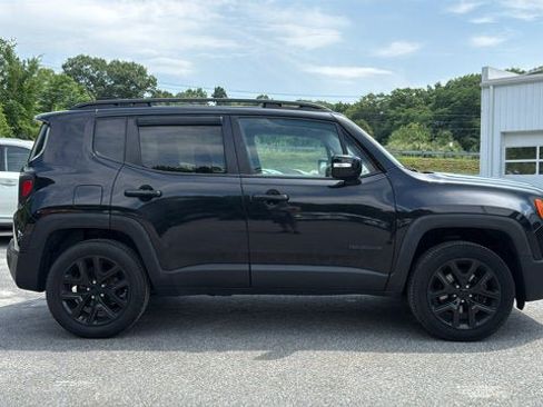 Used 2016 Jeep Renegade Latitude AWD/4WD image 5