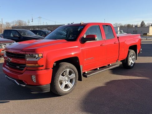 Used 2018 Chevrolet Silverado 1500 LT w/ All Star Edition image 4