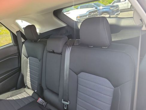 Used 2020 Ford Edge SE FWD image 32