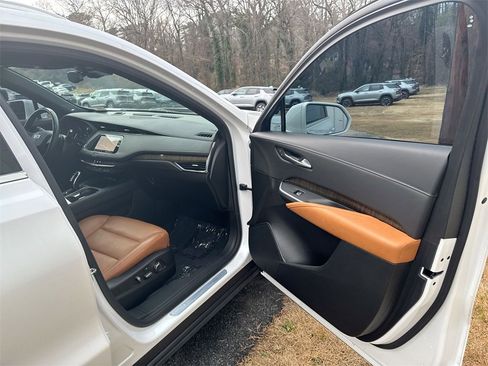 Used 2020 Cadillac XT4 Premium Luxury image 31