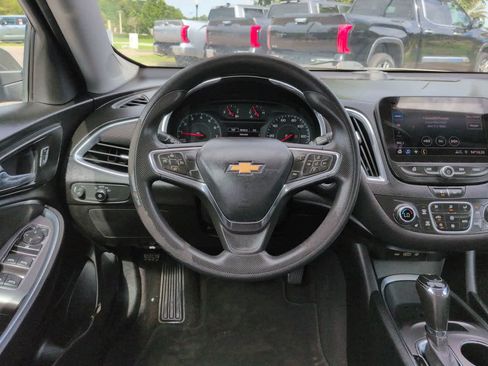 Used 2020 Chevrolet Malibu LT FWD image 15