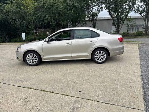 Used 2013 Volkswagen Jetta SE FWD image 13