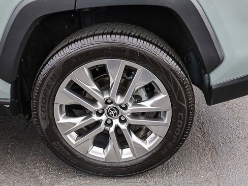 Certified 2022 Toyota RAV4 XLE Premium FWD image 30