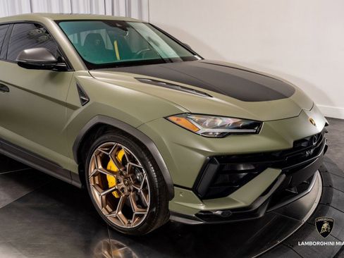 Used 2024 Lamborghini Urus Performante image 2