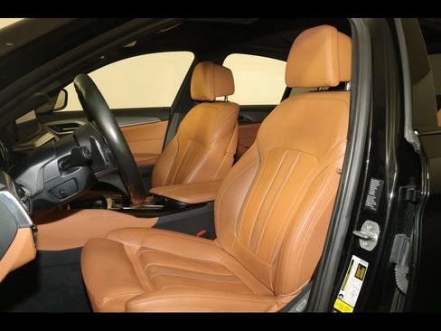 Used 2017 BMW 540i xDrive AWD/4WD image 18