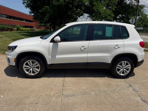Used 2012 Volkswagen Tiguan S FWD image 4