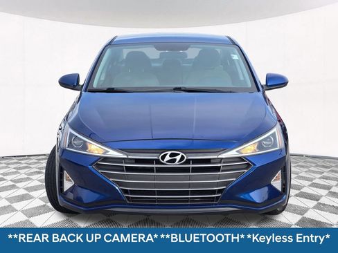 Used 2019 Hyundai Elantra SE image 2