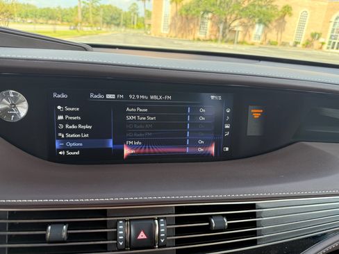 Used 2018 Lexus LS 500h AWD w/ Interior Upgrade Package image 33