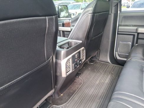 Used 2017 Ford F150 Platinum w/ Equipment Group 701A Luxury AWD/4WD image 22
