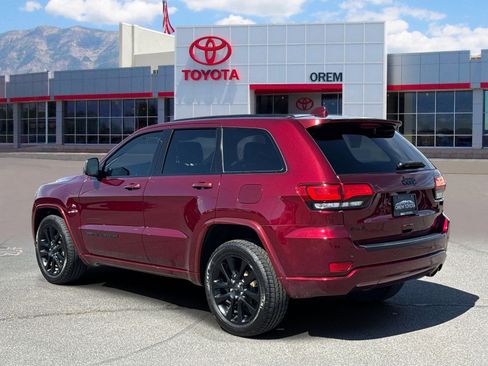 Used 2018 Jeep Grand Cherokee Altitude AWD/4WD image 5