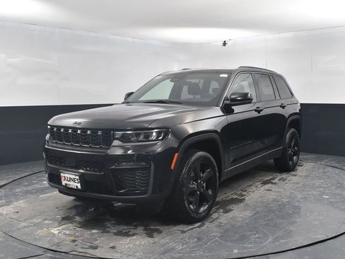 New 2026 Jeep Grand Cherokee Limited w/ Limited Altitude Package image 4