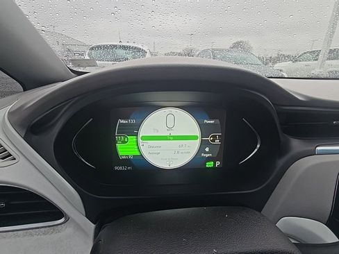 Used 2019 Chevrolet Bolt Premier w/ Infotainment Package image 15