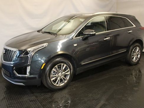 Certified 2022 Cadillac XT5 Premium Luxury image 2