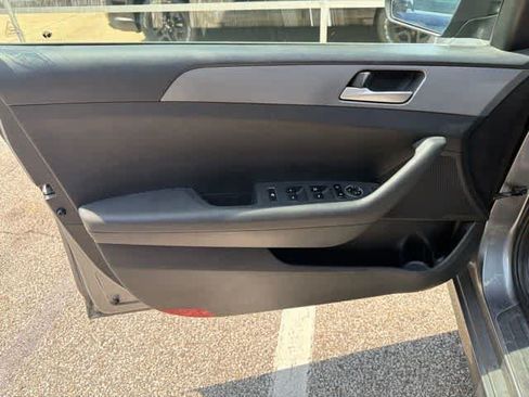 Used 2018 Hyundai Sonata SE FWD image 11