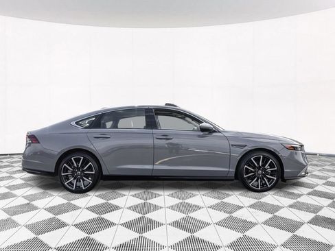 Used 2024 Honda Accord Touring image 10