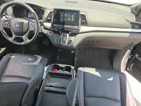 Used 2023 Honda Odyssey Sport image 18