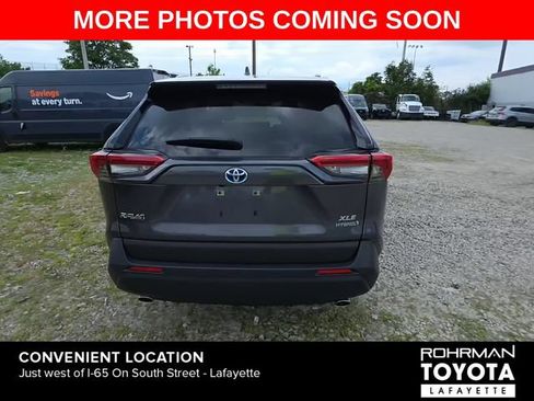Used 2022 Toyota RAV4 XLE w/ Convenience Package AWD/4WD image 2