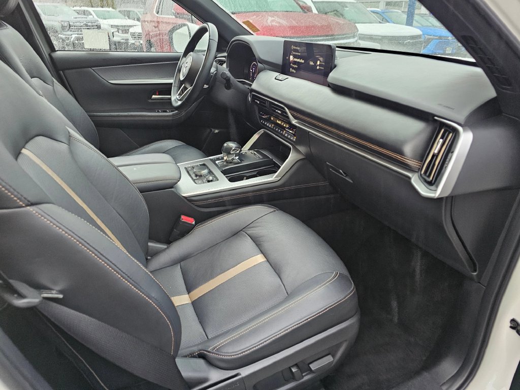 Used 2024 MAZDA CX-90 Plug-In Hybrid w/ Premium Plus AWD/4WD image 13