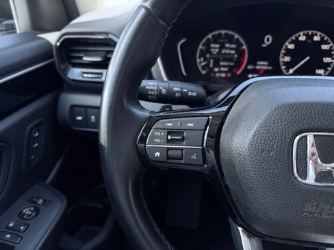 Used 2025 Honda Pilot EX-L image 32