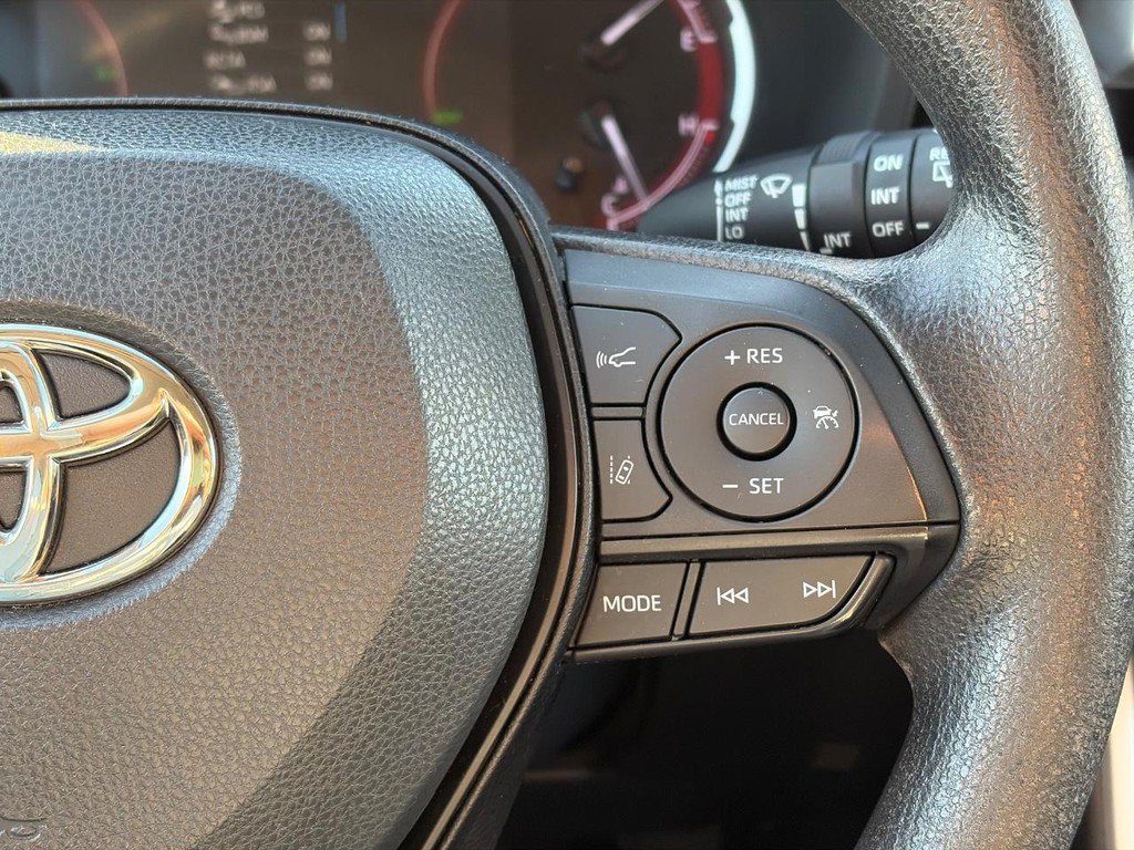 Used 2023 Toyota RAV4 XLE AWD/4WD image 24