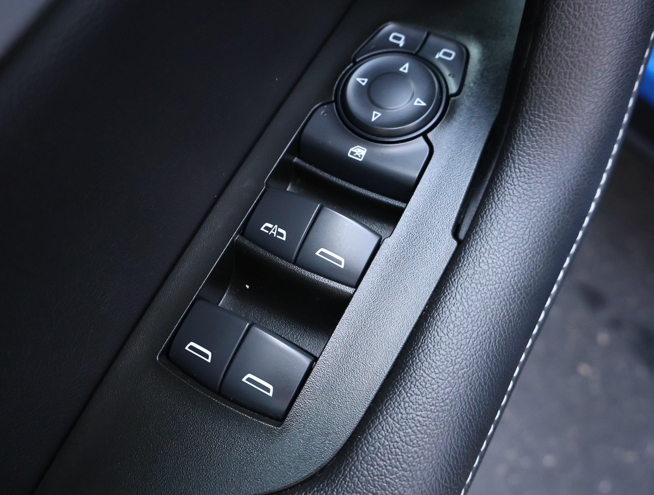 Used 2024 Chevrolet Blazer LT w/ Convenience Package FWD image 8