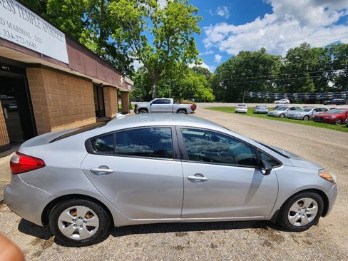 Used 2015 Kia Forte LX w/ Popular Package FWD image 3
