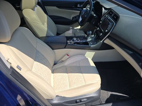 Used 2022 Nissan Maxima Platinum w/ Sport Mat Group FWD image 18