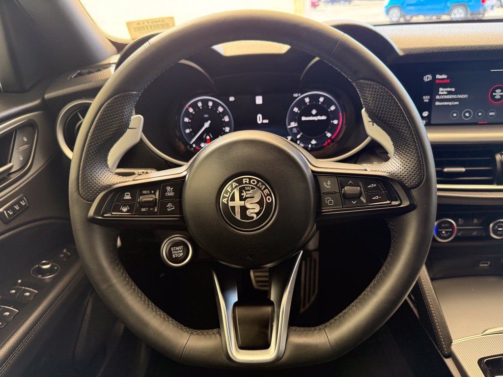 New 2025 Alfa Romeo Stelvio Sprint w/ Convenience Package AWD/4WD image 24