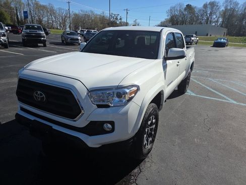 Used 2023 Toyota Tacoma SR5 w/ Technology Package AWD/4WD image 3