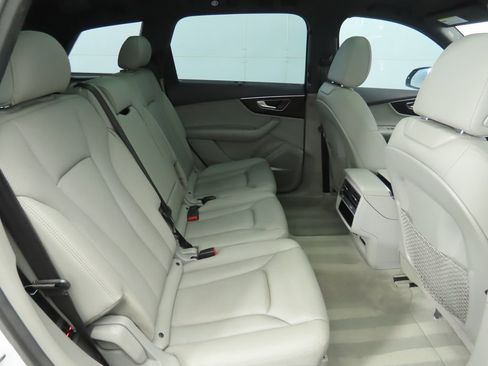 Used 2021 Audi Q7 3.0T Premium Plus image 21