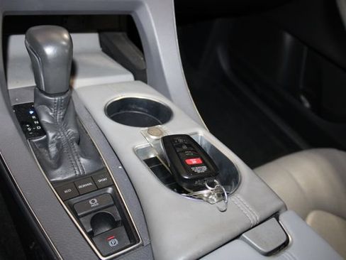 Used 2019 Toyota Avalon Limited w/ All Weather Liner Package FWD image 20