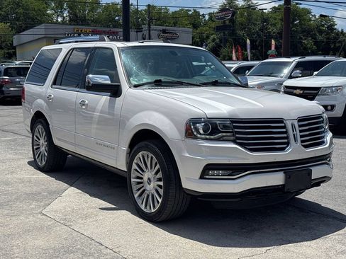 Used 2017 Lincoln Navigator Reserve AWD/4WD image 8