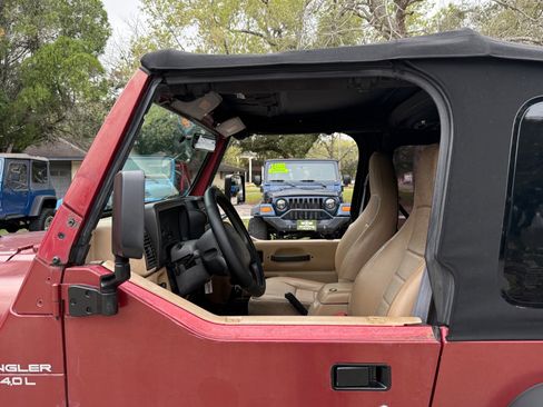Used 2000 Jeep Wrangler Sport image 9