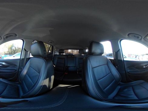 Used 2024 GMC Terrain SLT image 44