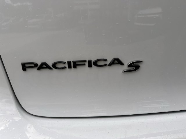 Used 2025 Chrysler Pacifica Limited FWD image 39
