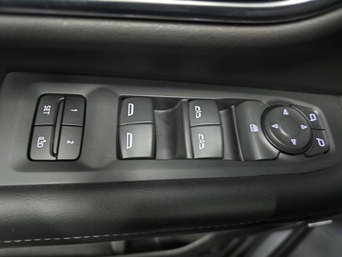 Used 2021 Chevrolet Suburban LT image 28