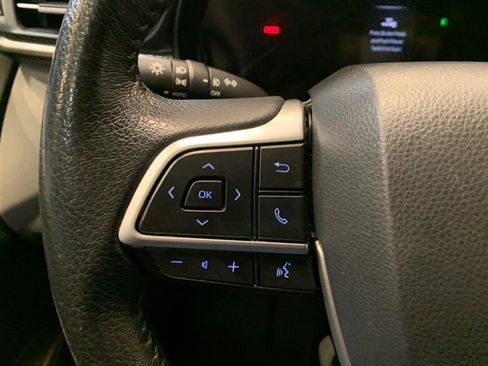 Used 2021 Toyota Sienna XLE image 21