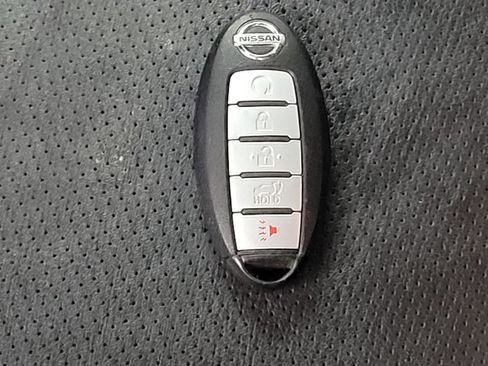 Used 2020 Nissan Rogue SL FWD image 32