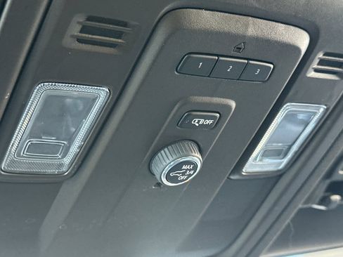 Used 2024 Chevrolet Tahoe LT RWD image 23